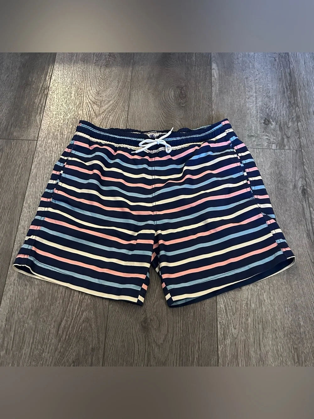 Trunks Surf & Swim Co Board Shorts Size Medium